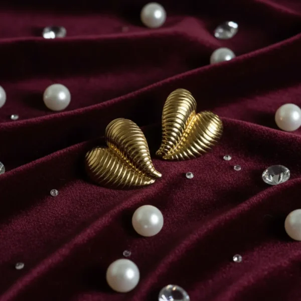 Heart Shell Gold Plated Stud Earrings For Women Anti Tarnish